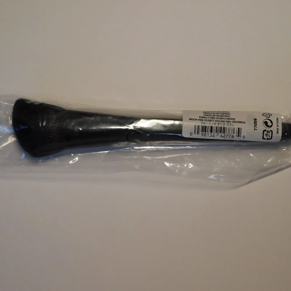 New With Tags -  NWT Bare Minerals Blooming Blush Brush
